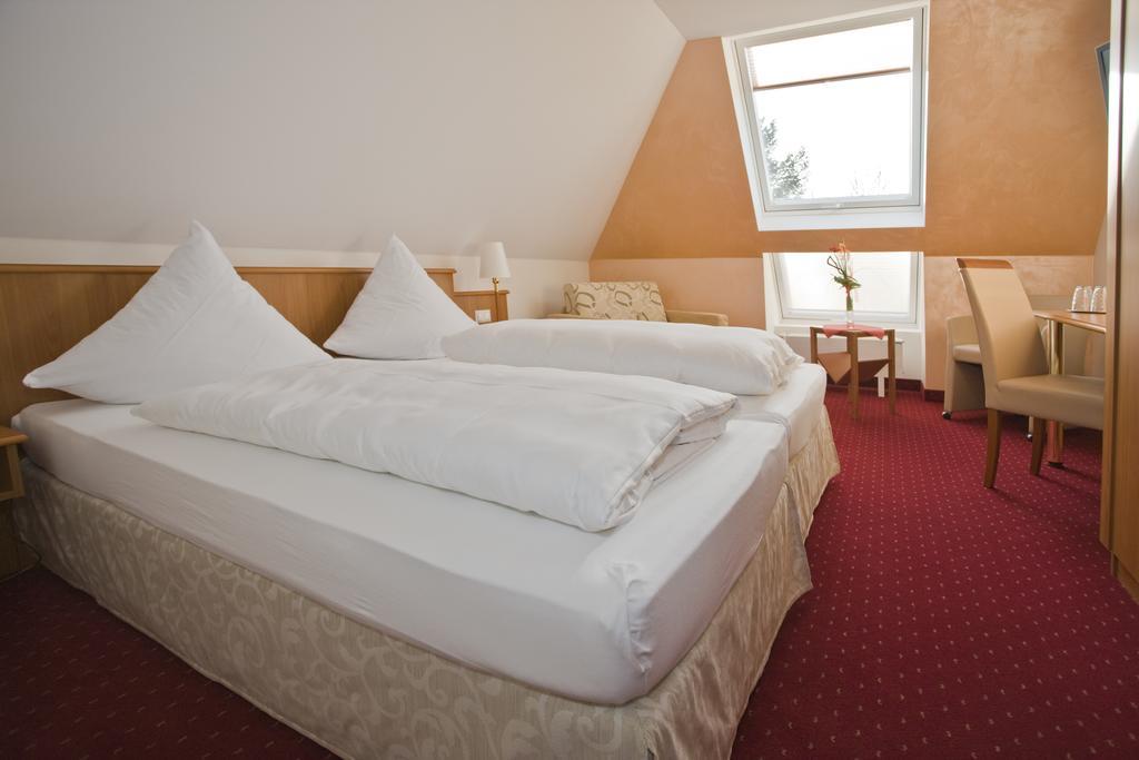 Hotel Schuberths Am Schloss Buttenheim Room photo